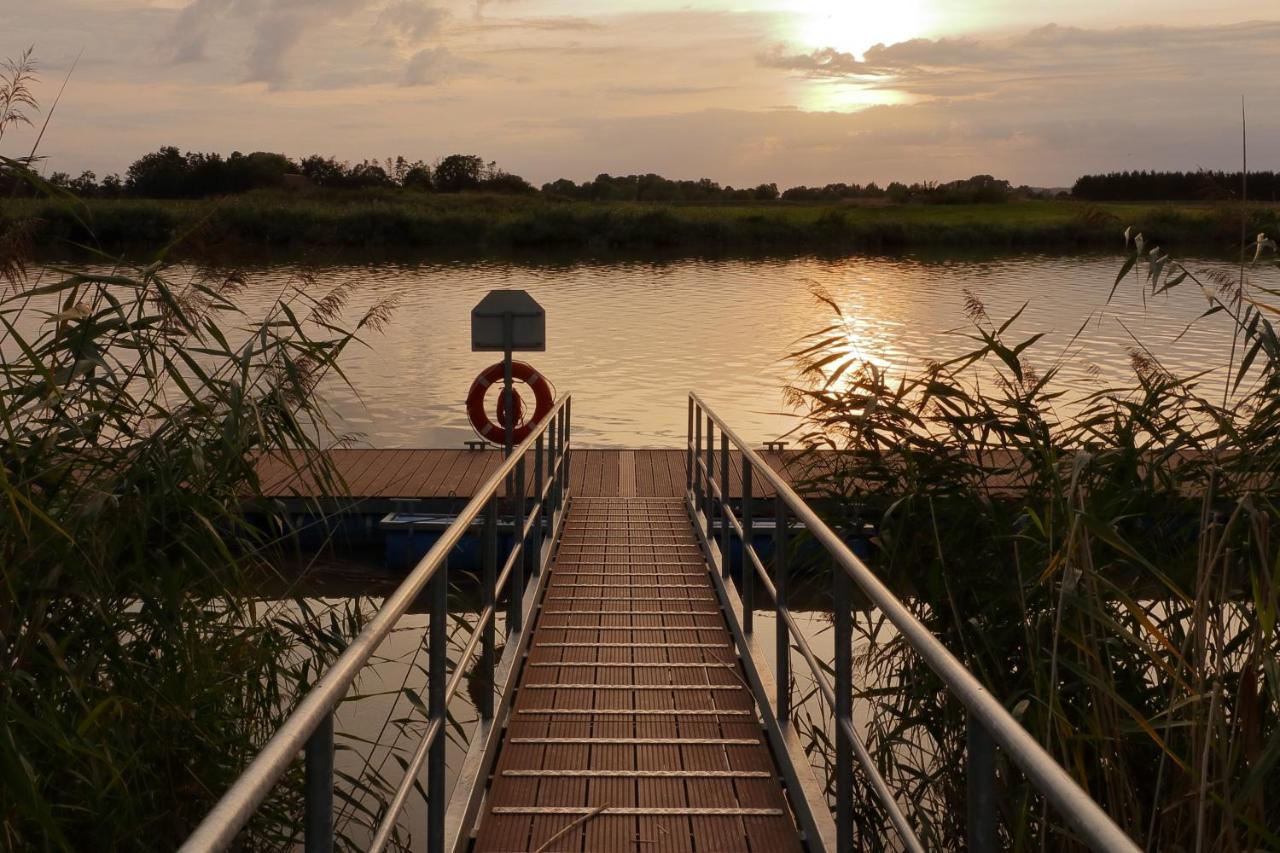 Seefahrer Musik- & Kreativhotel Osten Buitenkant foto